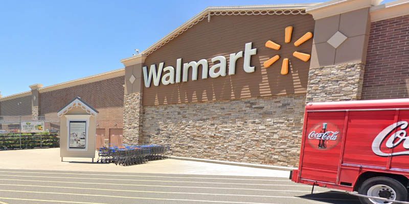 Man slashed by machete during argument at New Jersey Walmart, suspect fled