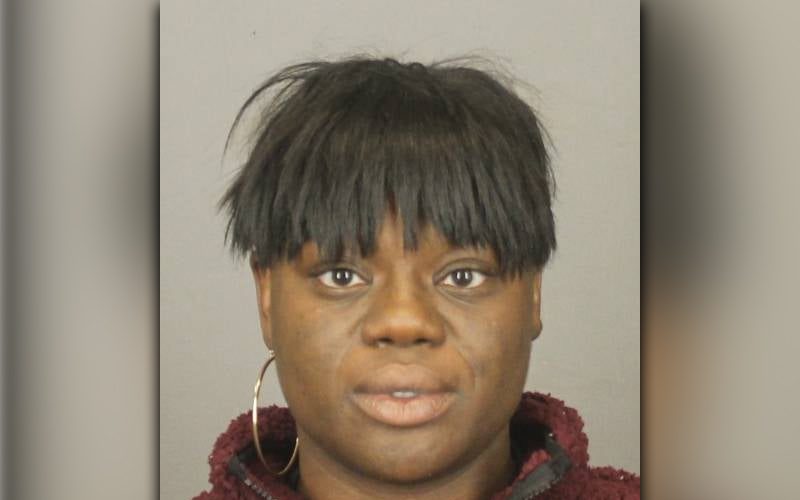 Rochester felon stabbed woman with scissors during argument
