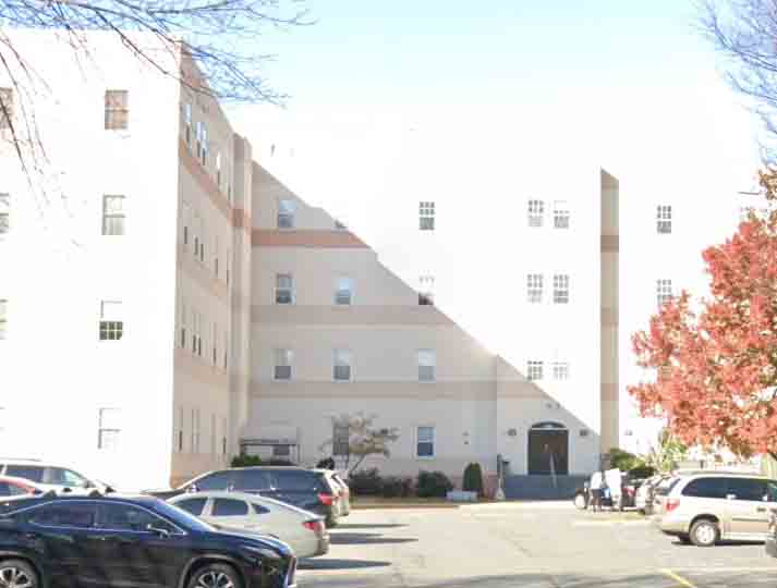 After 4 hours, police negotiators diffuse woman barricaded with three children in her apartment