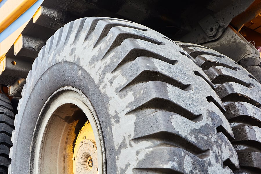 Female Road Worker in Critical Condition After Being Struck by Dump Truck at Work Site