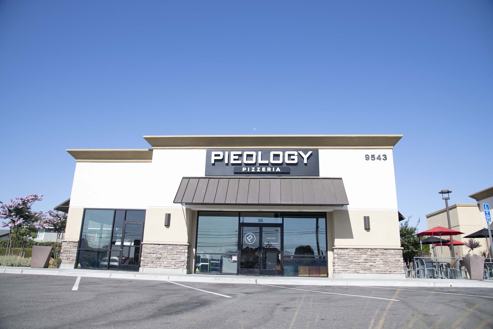 Pieology pizzeria names shawn thompson as new chief executive officer Pieology pizzeria names shawn thompson as new chief executive officer