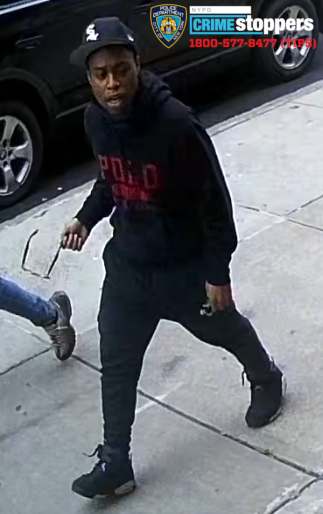 Armed assault in grocery store, suspects at large Armed assault in grocery store, suspects at large