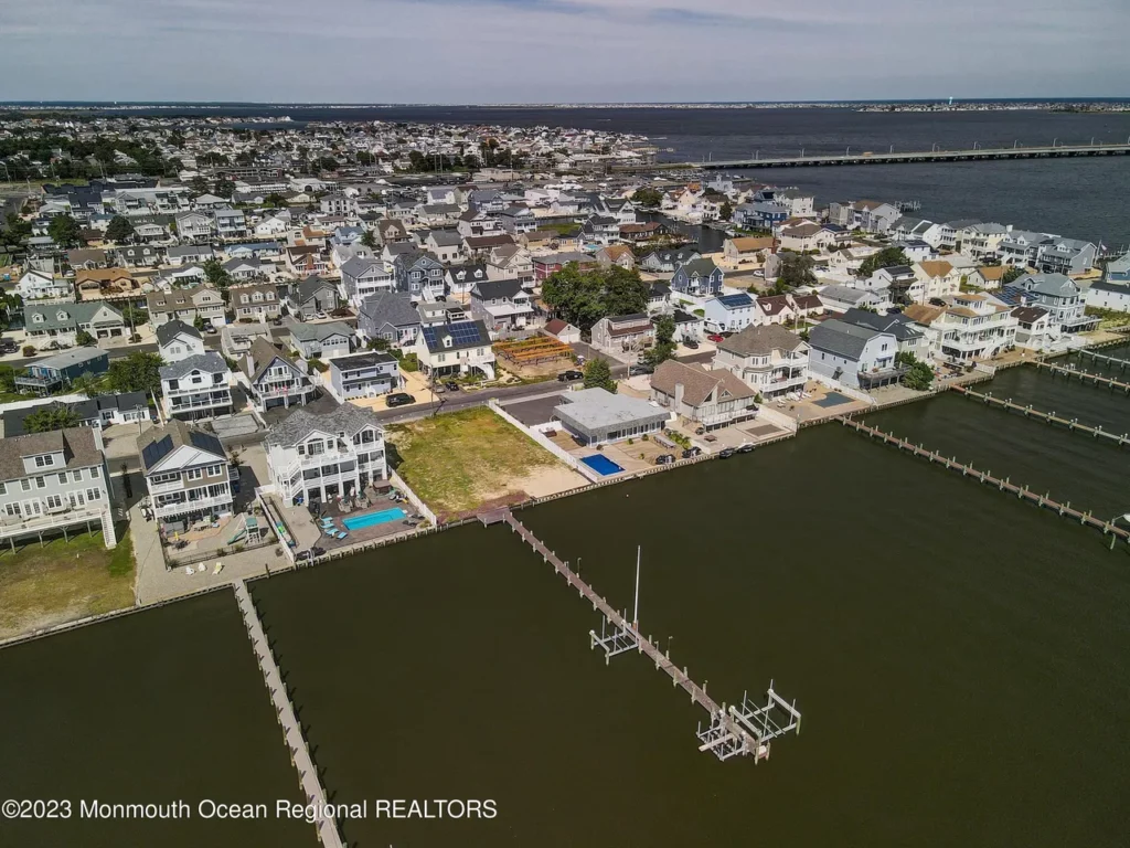 For $3.2 Million, You Can Build Your Toms River Waterfront Dream Home