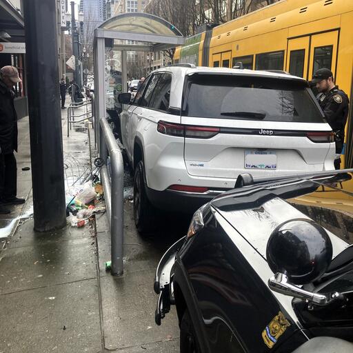 Reckless driver in stolen Jeep crashes into Portland streetcar stop, nearly hitting pedestrians