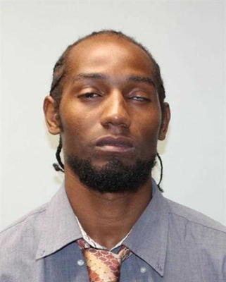 Manhunt underway after fatal shooting in dc apartment Manhunt underway after fatal shooting in dc apartment