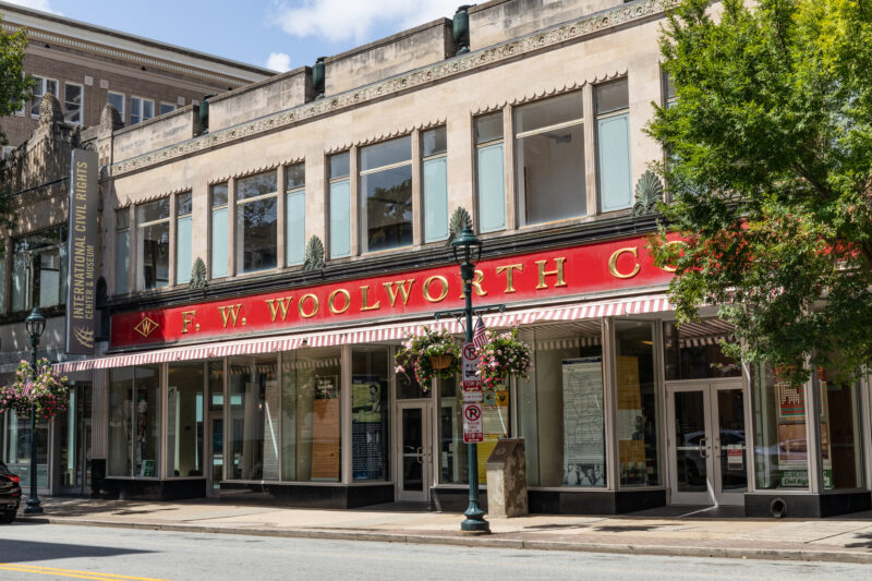 Blockbuster tops list of defunct brands new jersey residents want back most